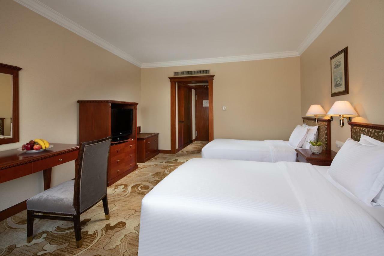 Hua Ting Hotel And Towers Şanghay Dış mekan fotoğraf
